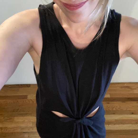 NWOT Aerie LBD Black mini shift dress with tie knot & side Cutouts at center M - Picture 2 of 9